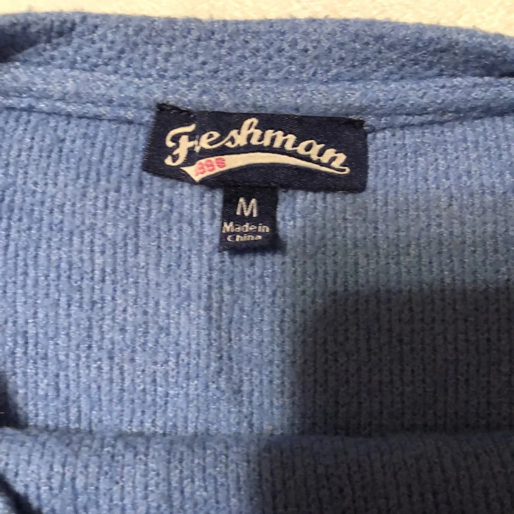 📦 DONATED Freshman 1996 Crop Top - Picture 2 of 2